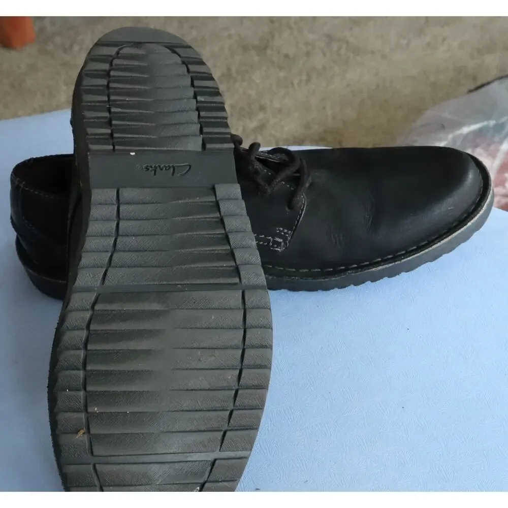 Clarks black low
